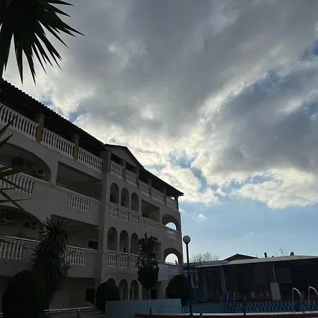 Sandy Maria 702 扎金索斯镇