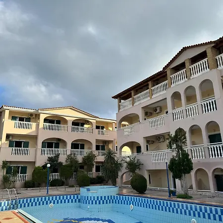 Sandy Maria 702 Apartment *